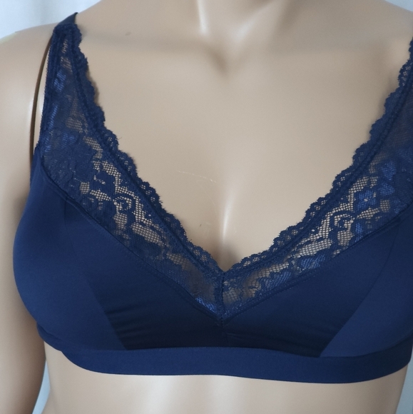 Lightly Lined Microfiber Plunge Bralette - Picture 4 of 6